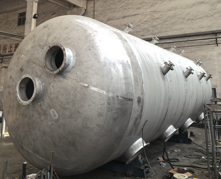 1737362703214358.jpg 不銹鋼吸附塔.jpg