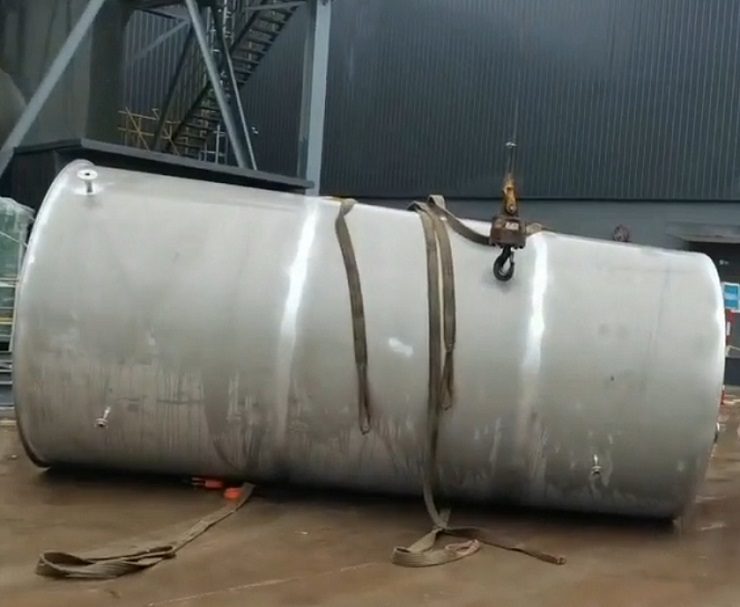 1761209486263028.jpg 不銹鋼氨水儲罐.jpg