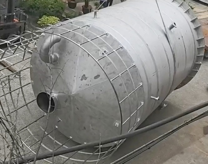 1762934195178856.jpg 不銹鋼氨水罐.jpg